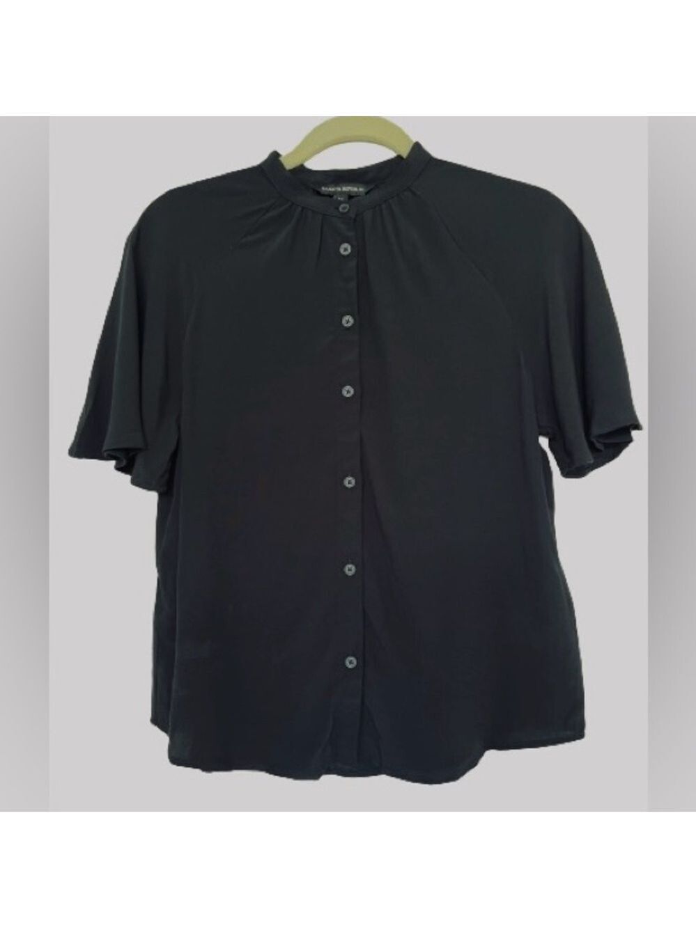 Banana Republic Flutter Sleeve Button Black Blouse. Size XS
